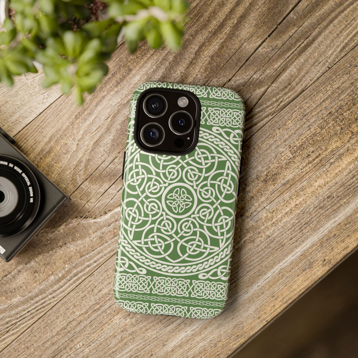 Celtic Knot Green