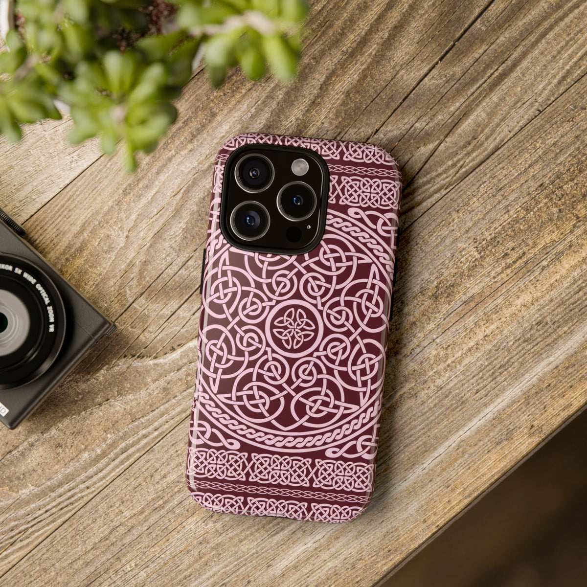 Celtic Knot Burgundy